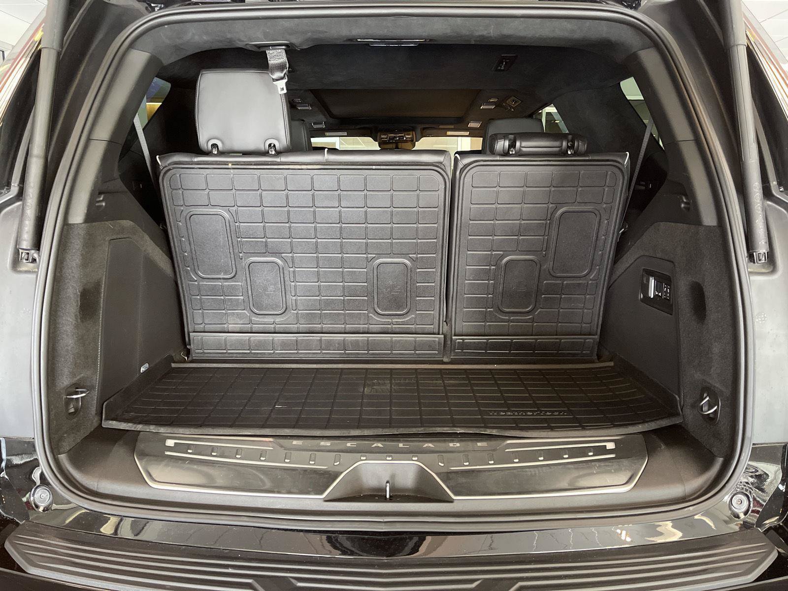Certified 2026 Cadillac Escalade Platinum Sport w/ LPO, ONYX Package AWD/4WD image 25