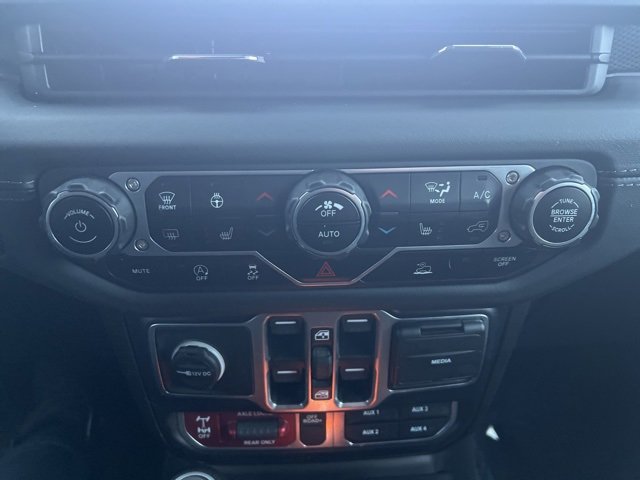 Used 2024 Jeep Gladiator Mojave w/ Technology Group image 12