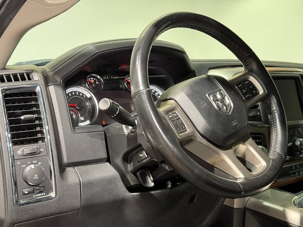 Used 2018 RAM 1500 Laramie w/ Convenience Group AWD/4WD image 16