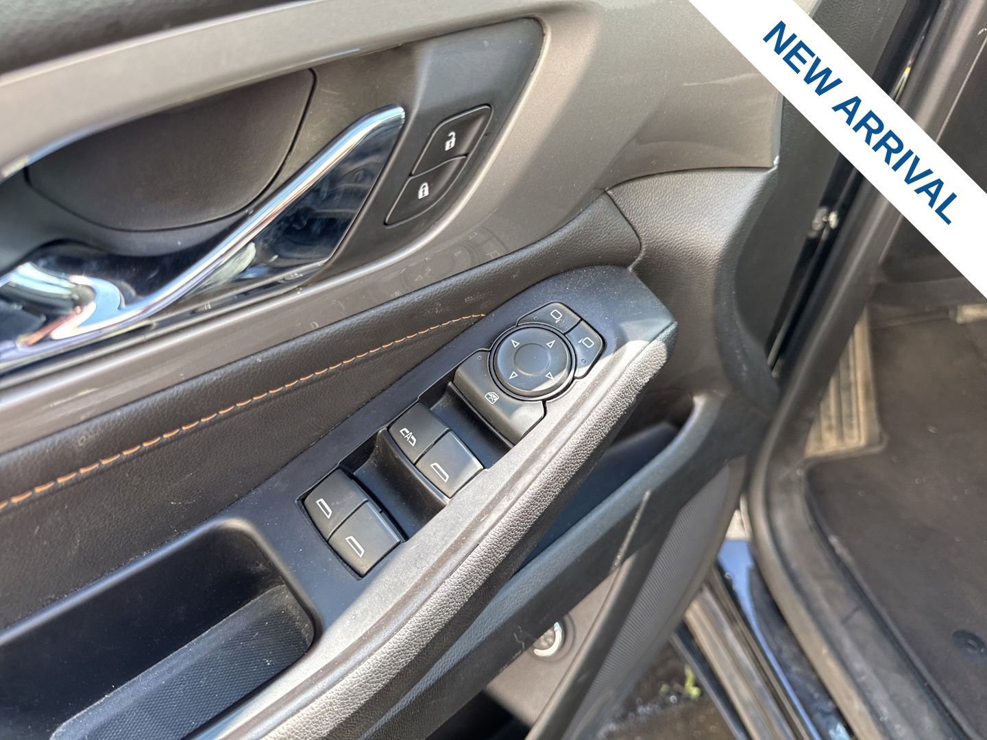 Used 2020 Chevrolet Traverse LT image 19