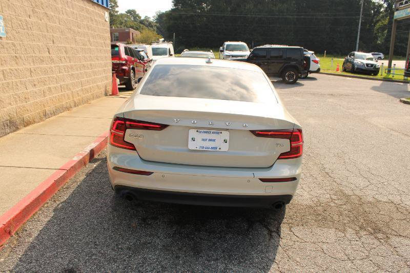 Used 2021 Volvo S60 T5 Momentum w/ Premium Package FWD image 5