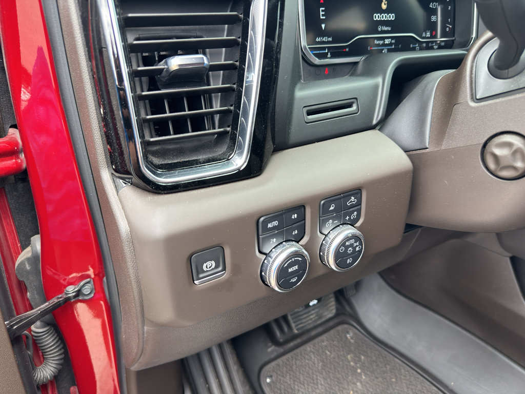 Used 2024 GMC Sierra 1500 Denali AWD/4WD image 12