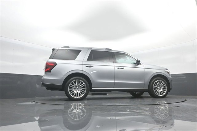 Used 2022 Ford Expedition Limited image 29