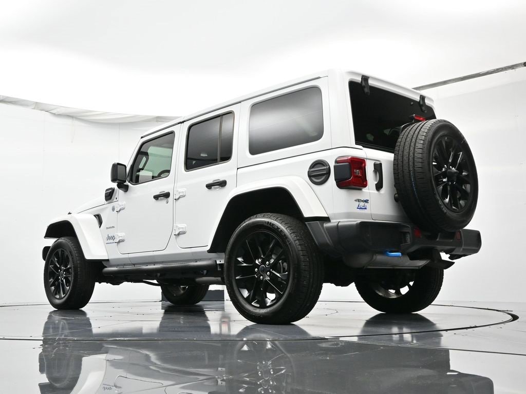 Used 2024 Jeep Wrangler Unlimited Sahara w/ Safety Group image 45