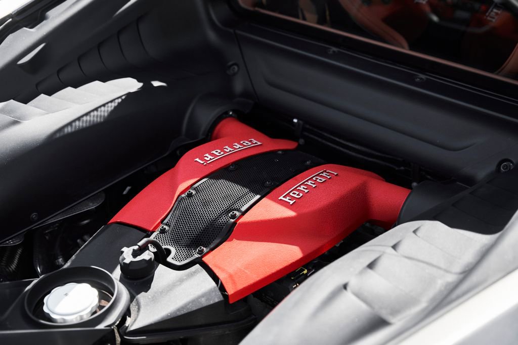 Used 2020 Ferrari F8 Tributo image 31