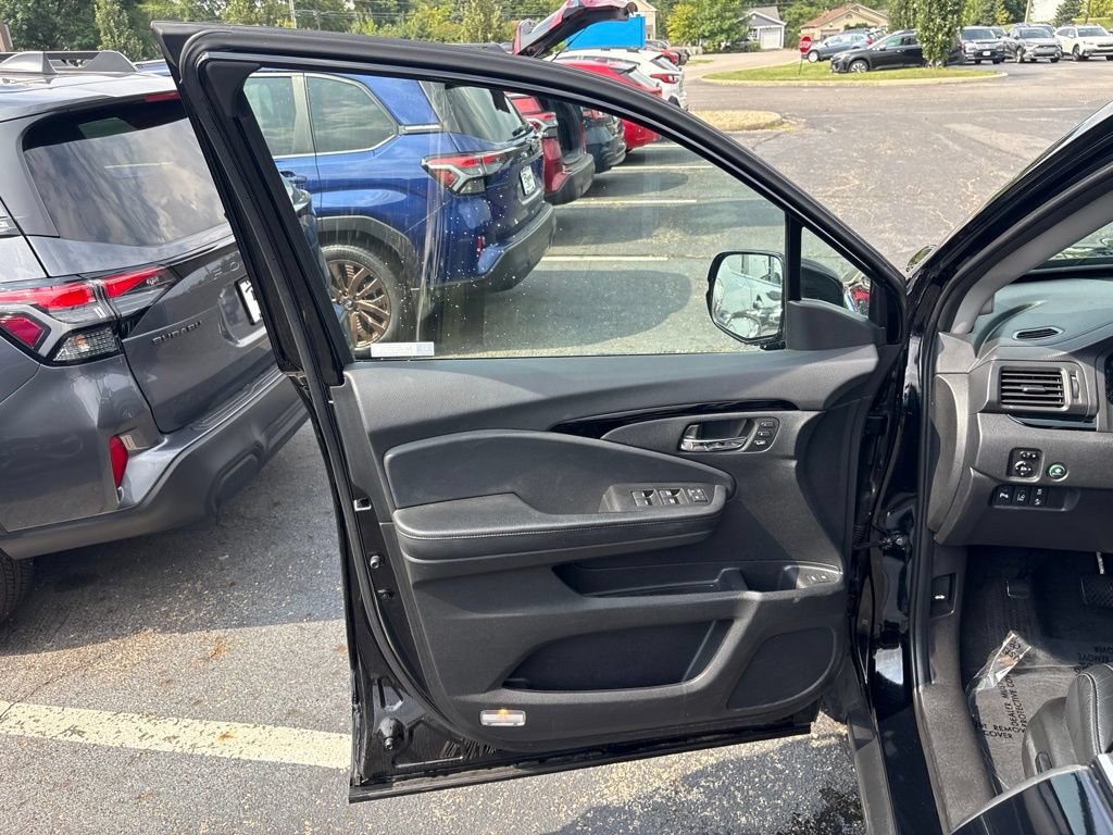 Used 2018 Honda Pilot Touring image 18