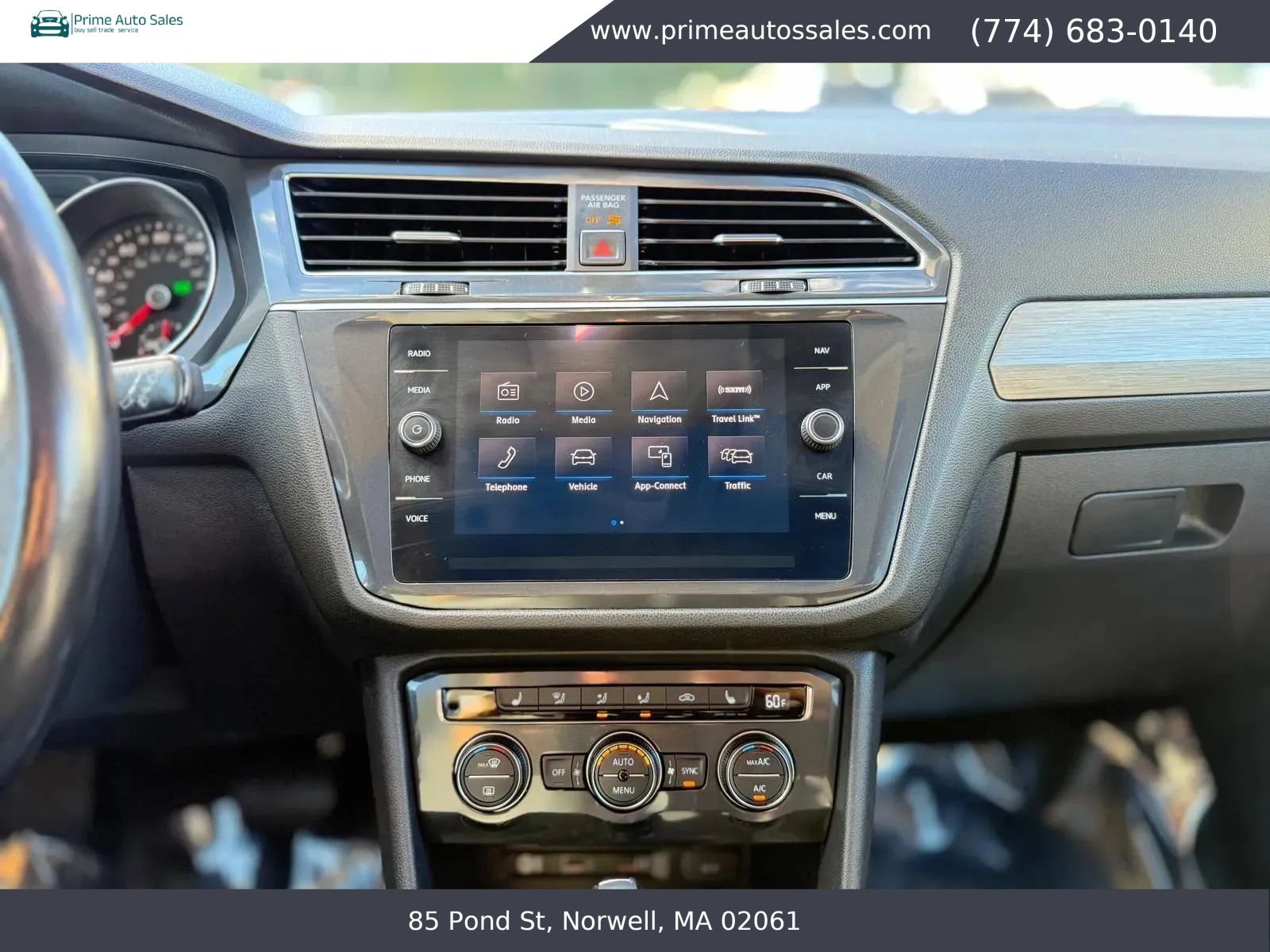 Used 2018 Volkswagen Tiguan SEL AWD/4WD image 15