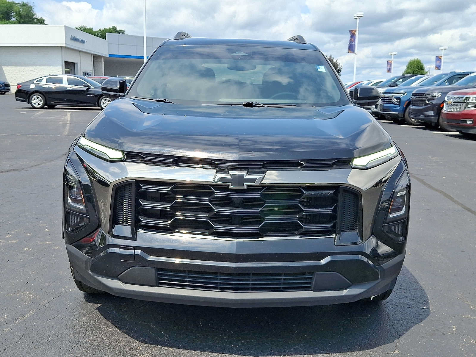 Used 2026 Chevrolet Equinox ACTIV w/ LPO, Floor Liner Package AWD/4WD image 2