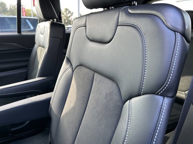 Used 2025 Jeep Grand Cherokee L Altitude image 39