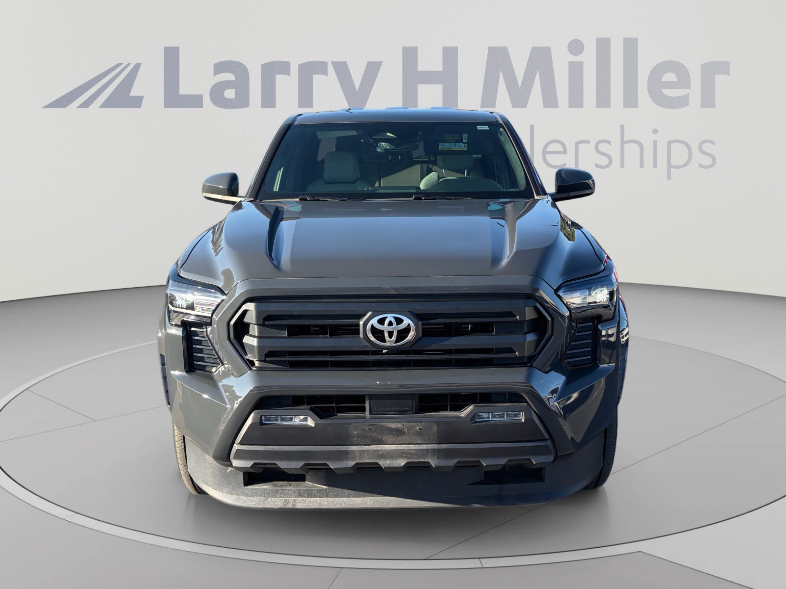 Certified 2025 Toyota Tacoma SR5 AWD/4WD image 8