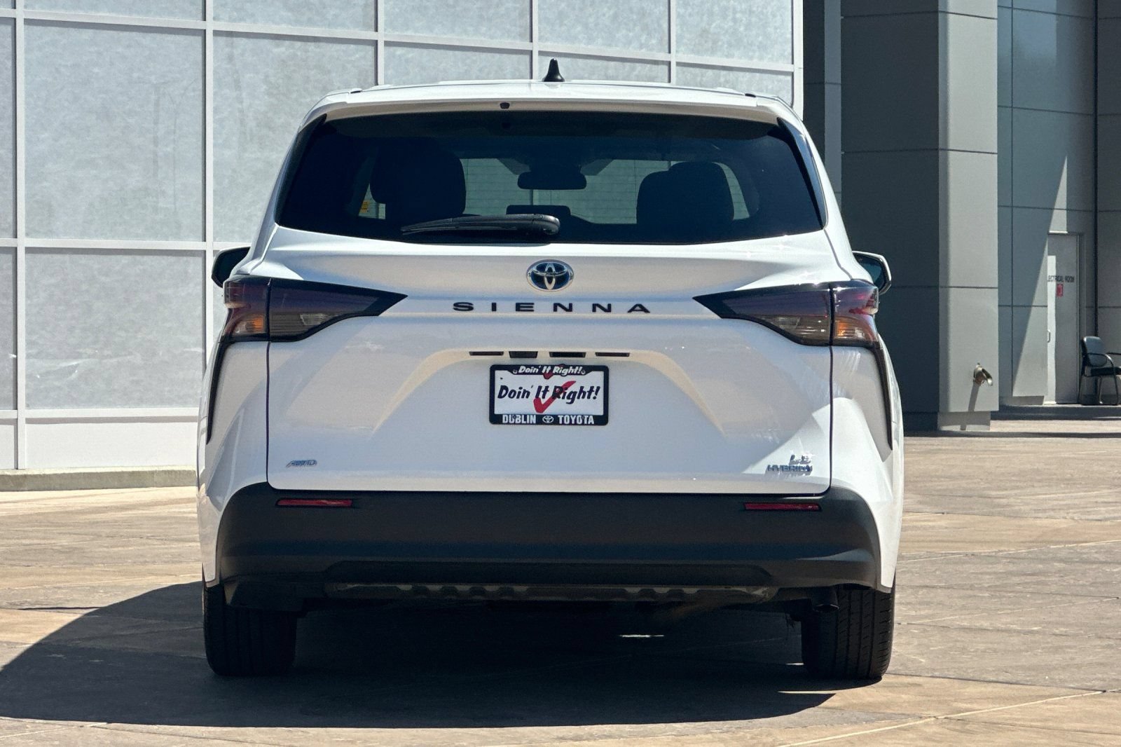 Certified 2024 Toyota Sienna LE AWD/4WD image 6