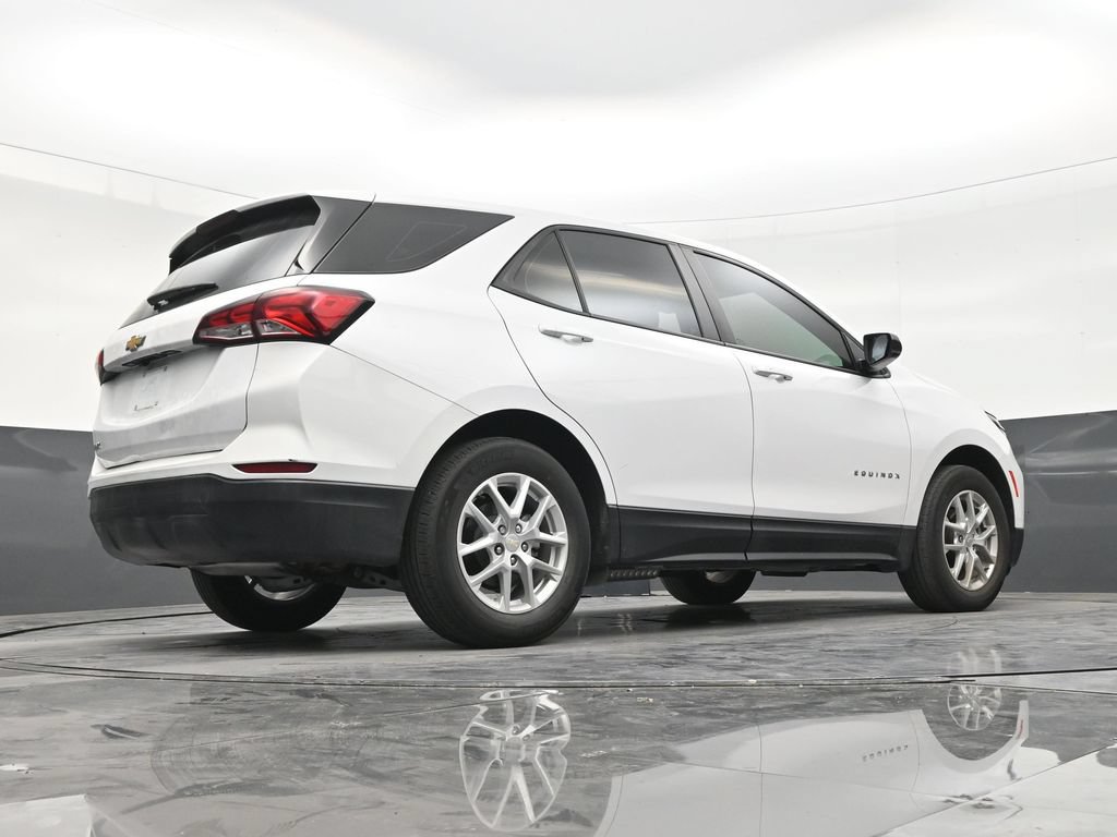 Used 2024 Chevrolet Equinox LS FWD image 23