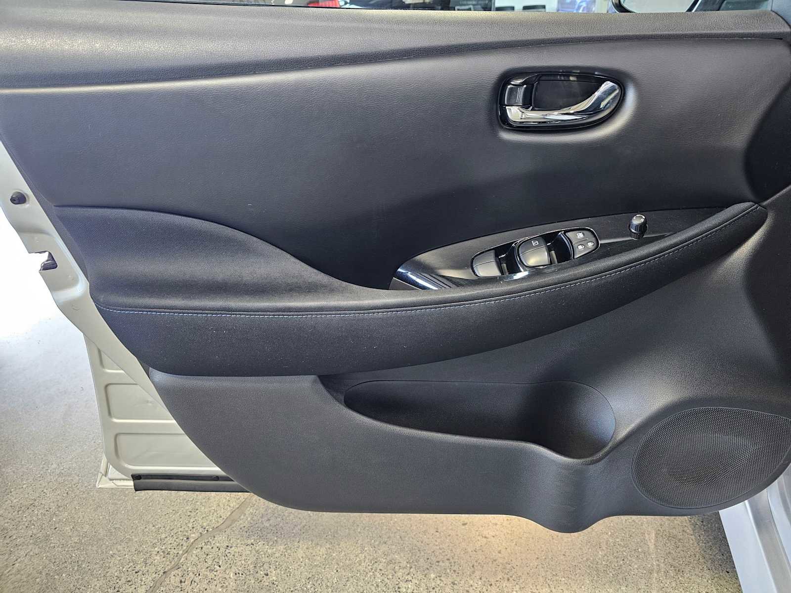 Used 2018 Nissan Leaf SV w/ SV Technology Package image 22