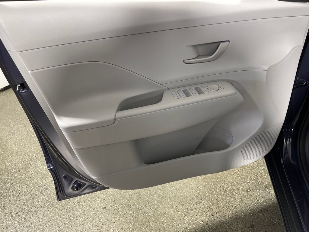 Certified 2025 Hyundai Kona SEL AWD/4WD image 19