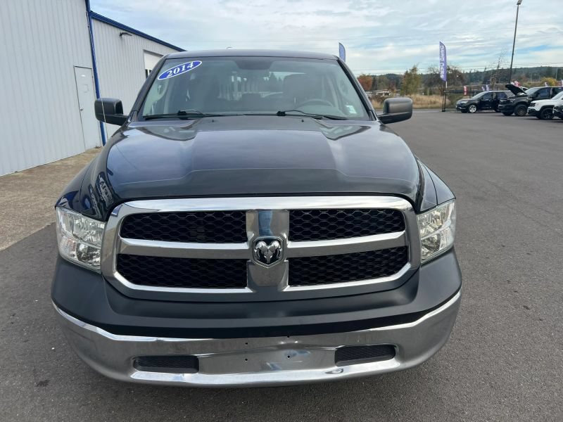 Used 2014 RAM 1500 ST w/ SXT Appearance Group AWD/4WD image 3