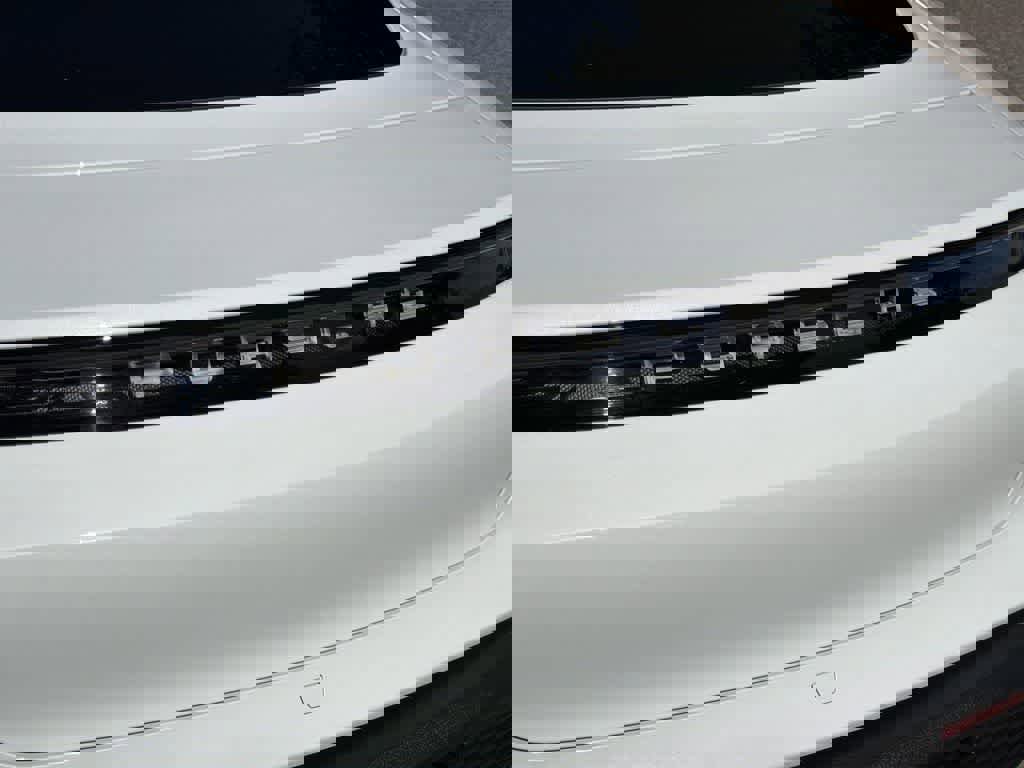 Used 2023 Porsche Taycan w/ Premium Package image 33