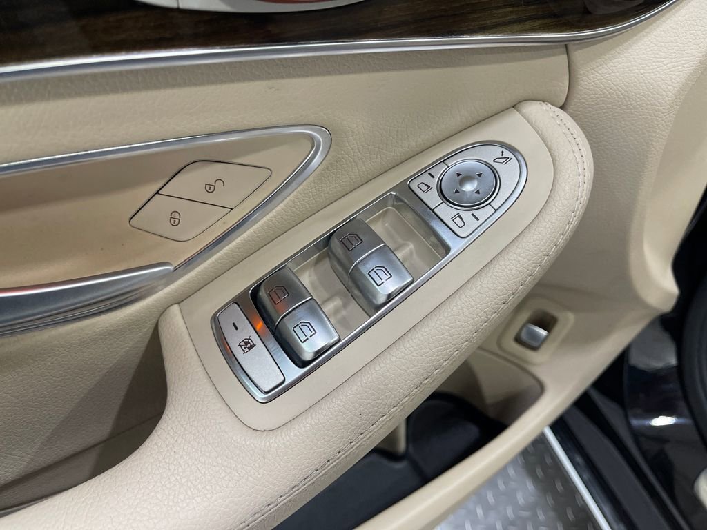 Used 2019 Mercedes-Benz C 300 4MATIC Sedan image 11
