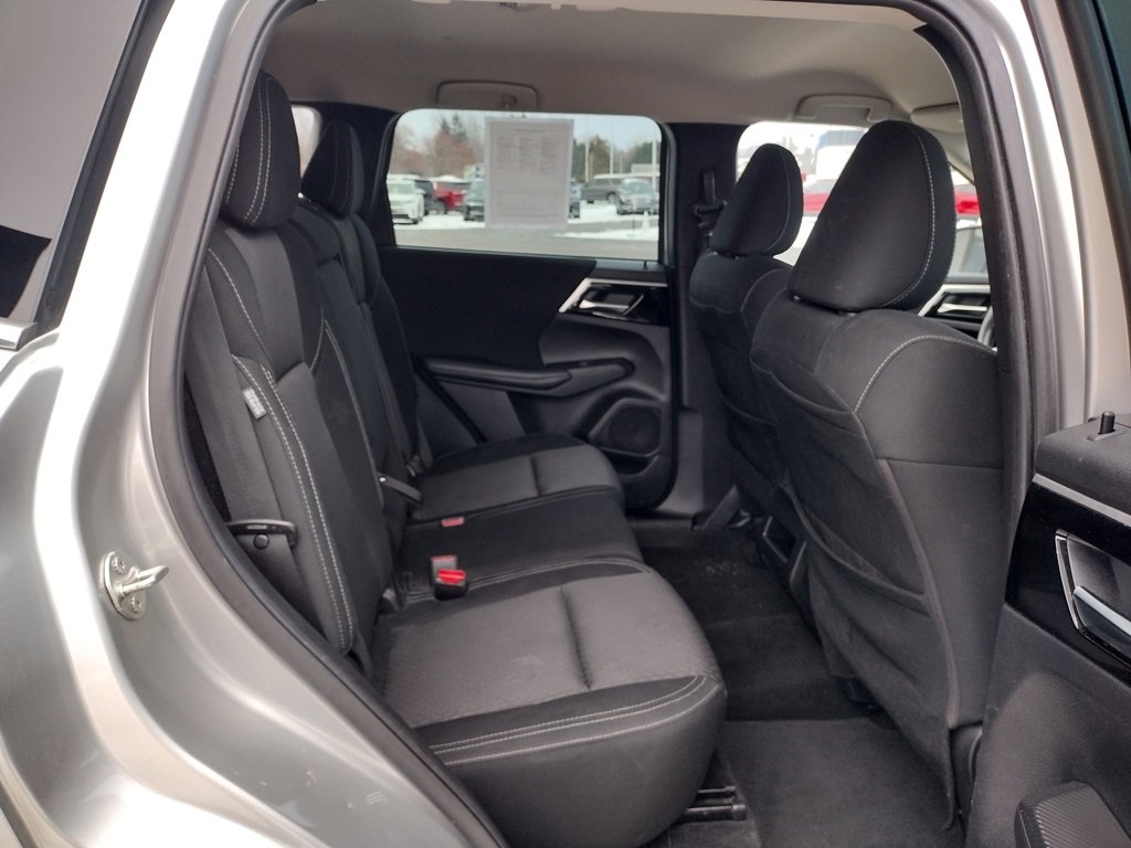 Used 2022 Mitsubishi Outlander ES image 9