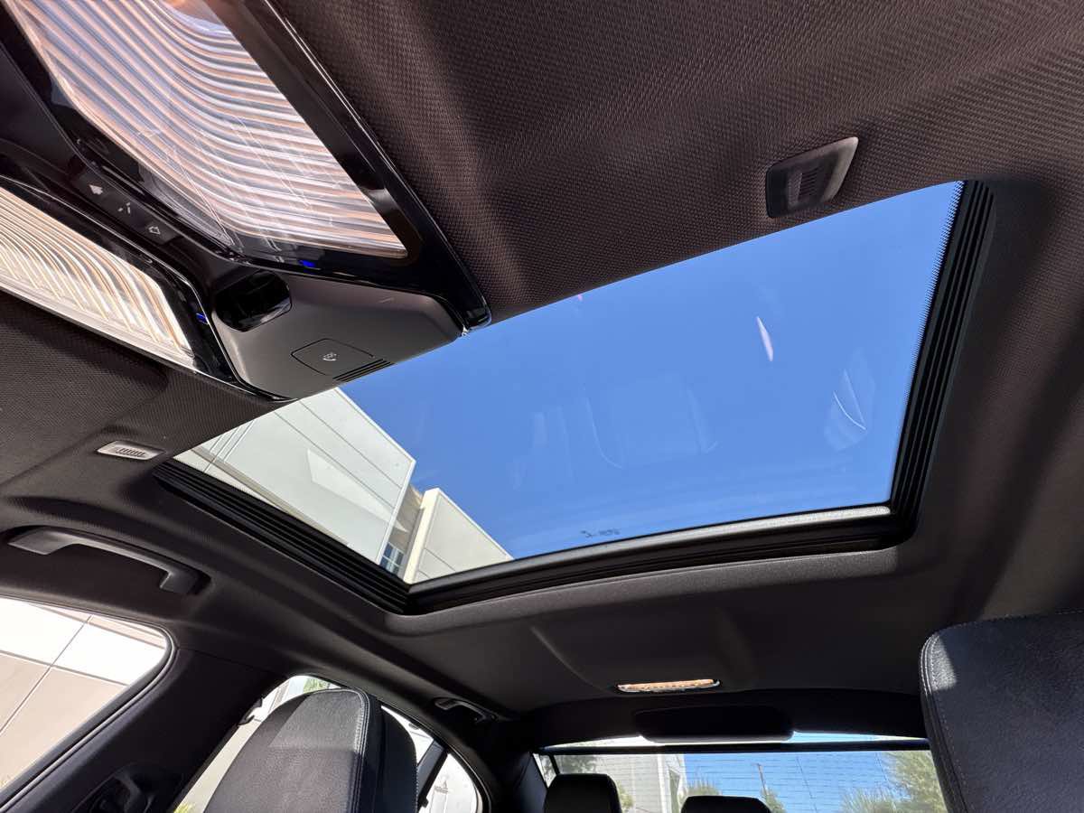 Used 2019 BMW 540i w/ M Sport Package image 29