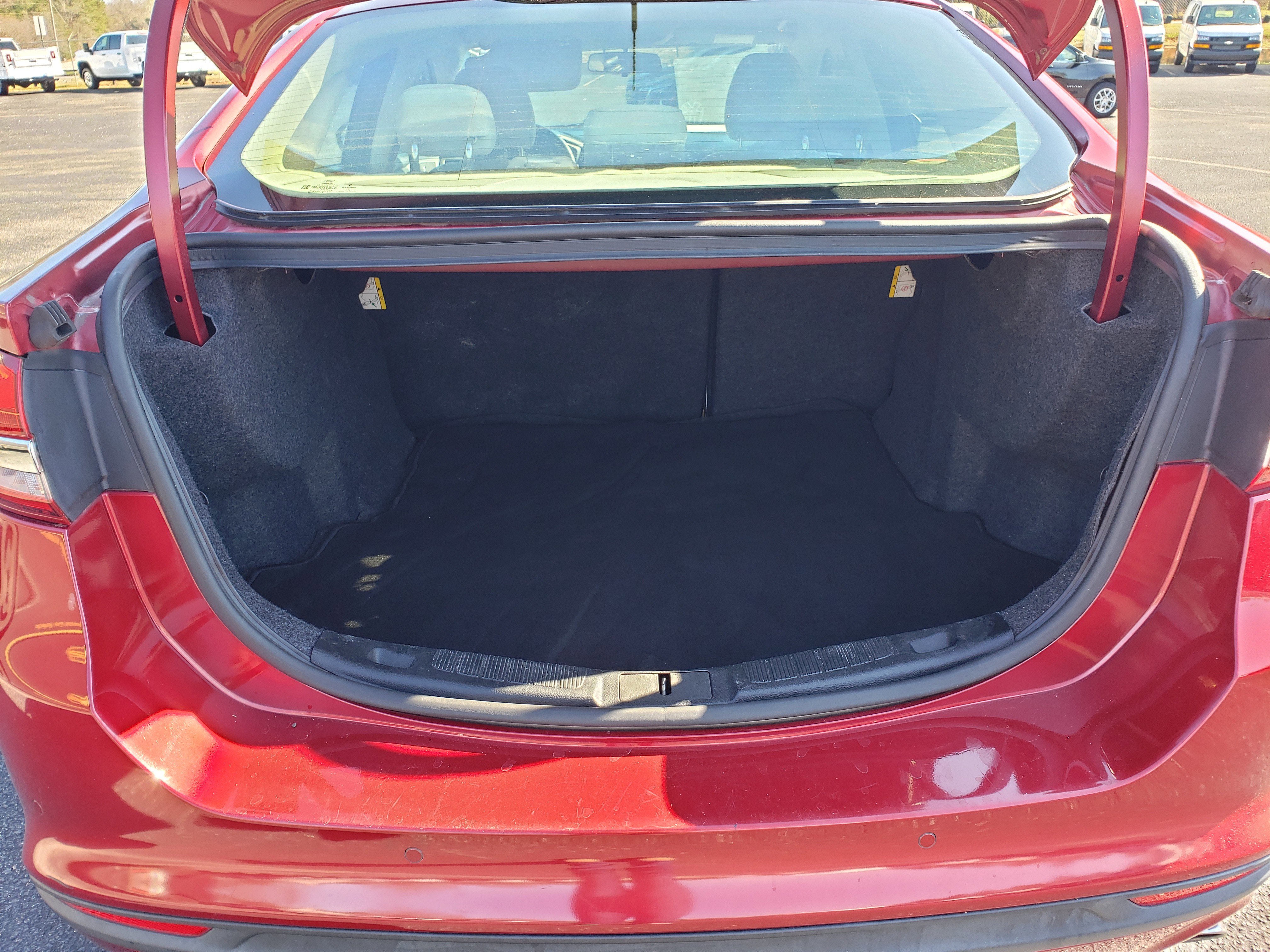 Used 2018 Ford Fusion SE w/ Fusion SE Technology Package image 10