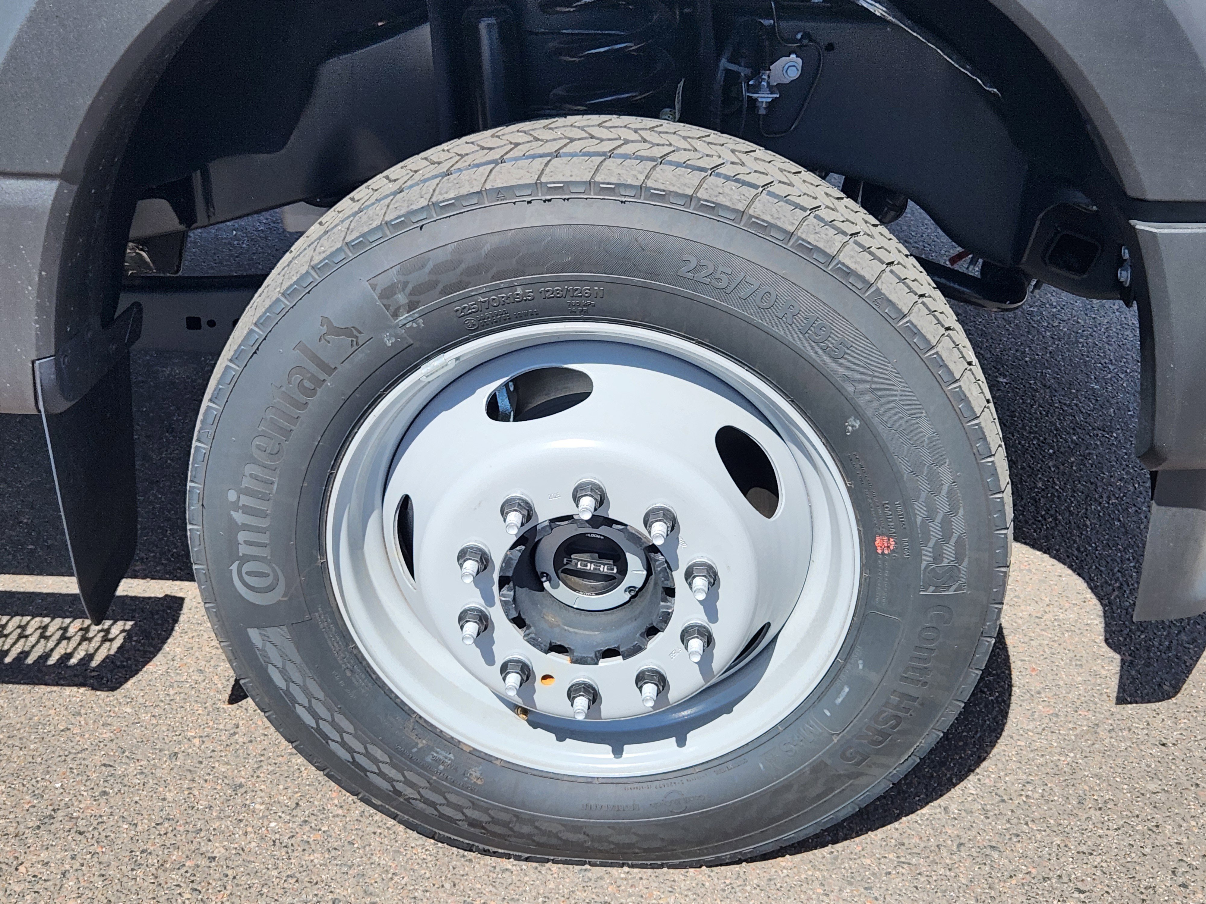 New 2025 Ford F550 4x4 Crew Cab Super Duty image 10