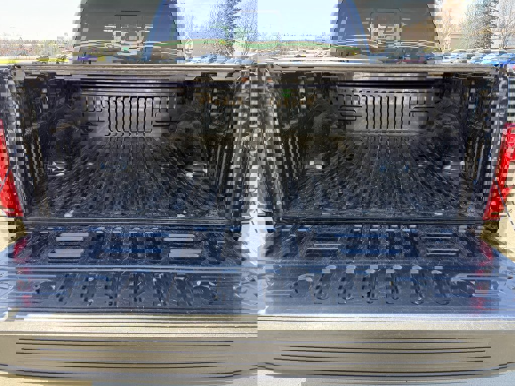 Used 2018 Ford F150 XLT w/ Equipment Group 302A Luxury AWD/4WD image 10