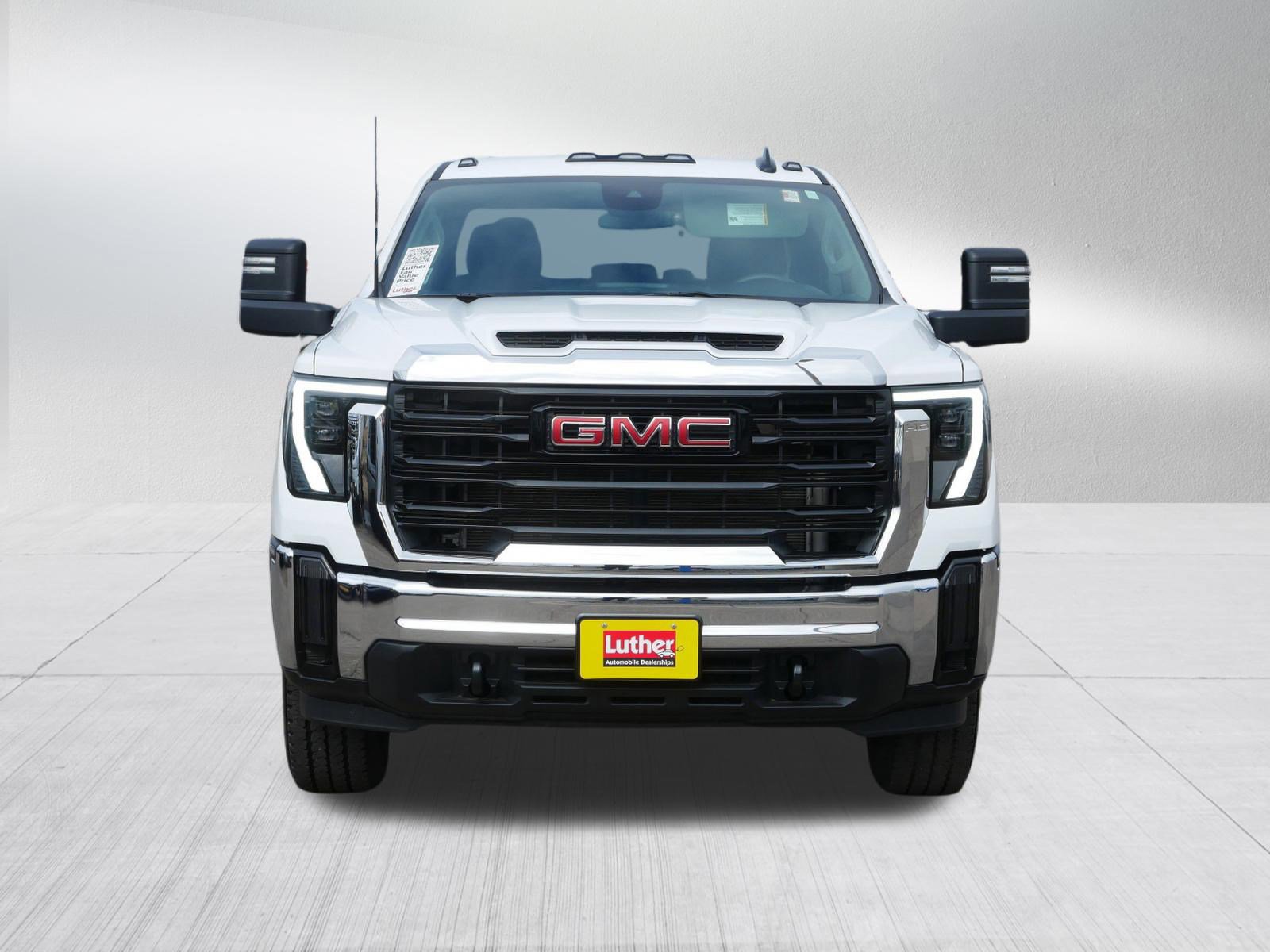 Used 2025 GMC Sierra 2500 Pro w/ Convenience Package image 2