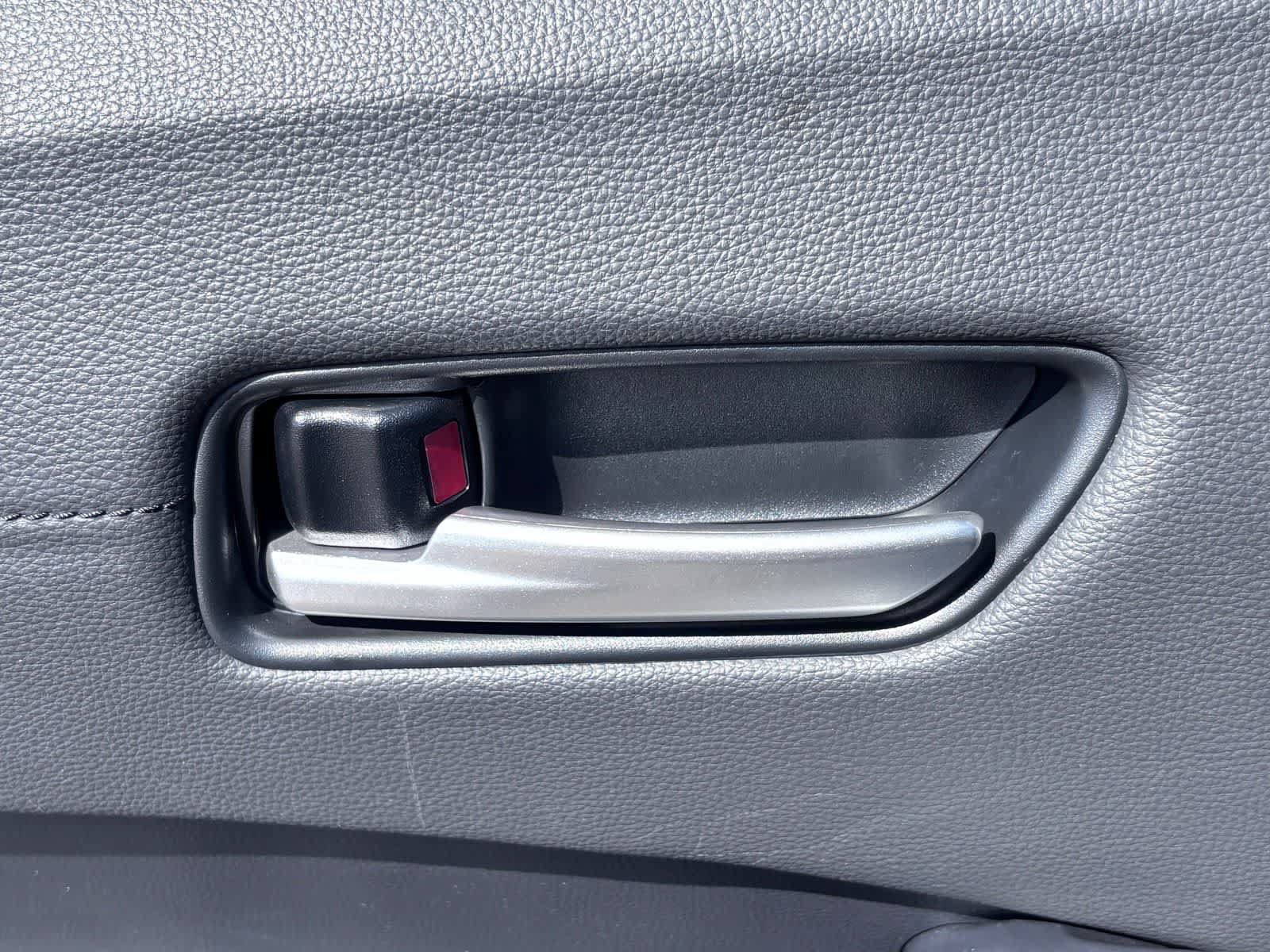 Used 2025 Toyota Corolla Cross XLE w/ Convenience Package FWD image 14