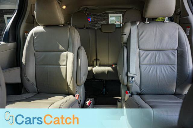 Used 2017 Toyota Sienna XLE w/ XLE Navigation Package image 24