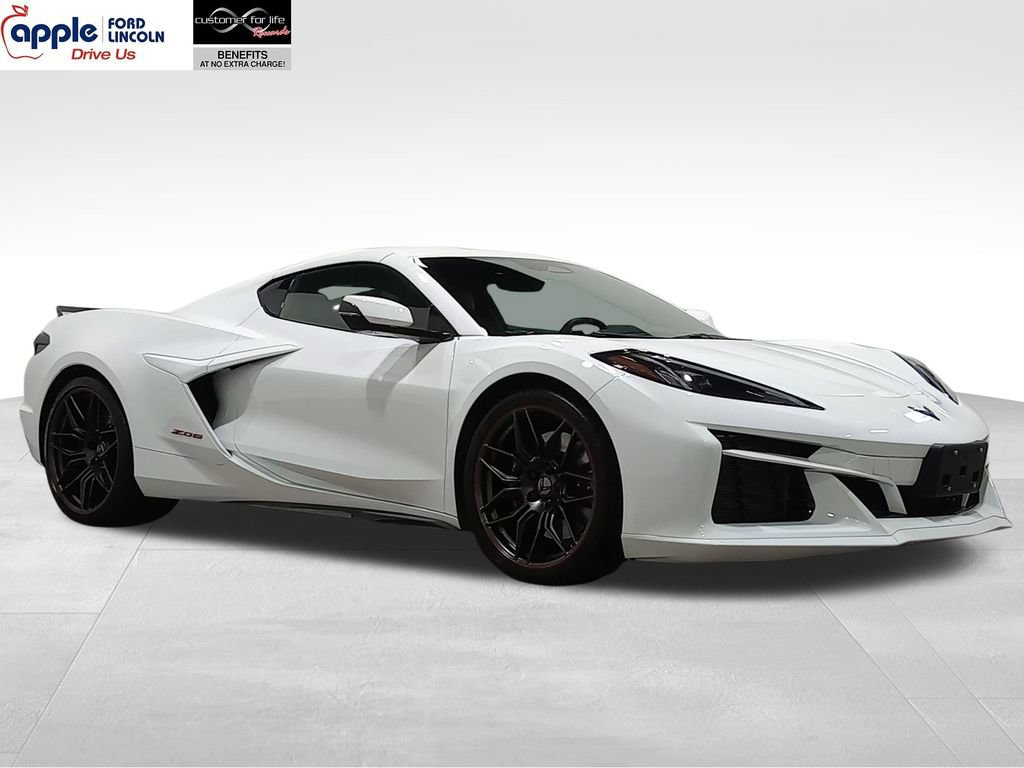 Used 2025 Chevrolet Corvette Z06 RWD image 1