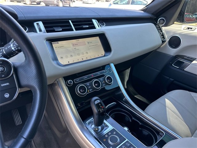 Used 2017 Land Rover Range Rover Sport HSE image 19