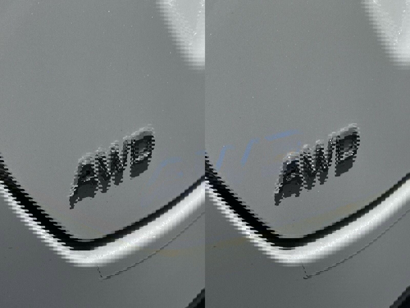 New 2025 Honda Pilot Touring image 6