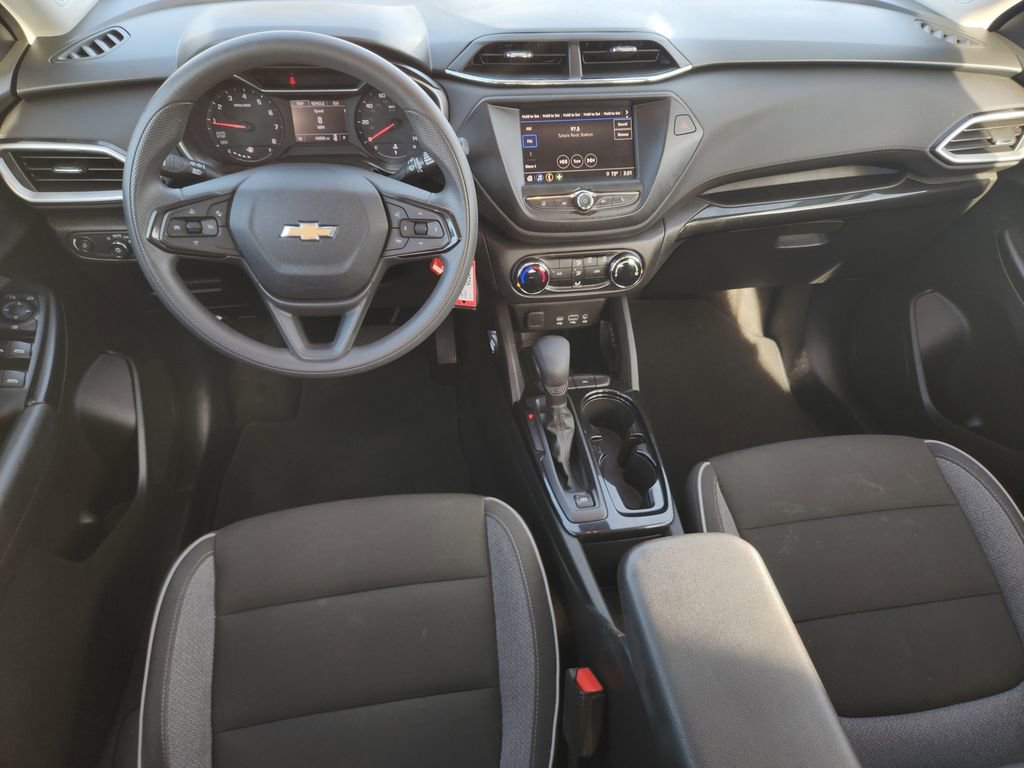 Used 2021 Chevrolet TrailBlazer LS image 29