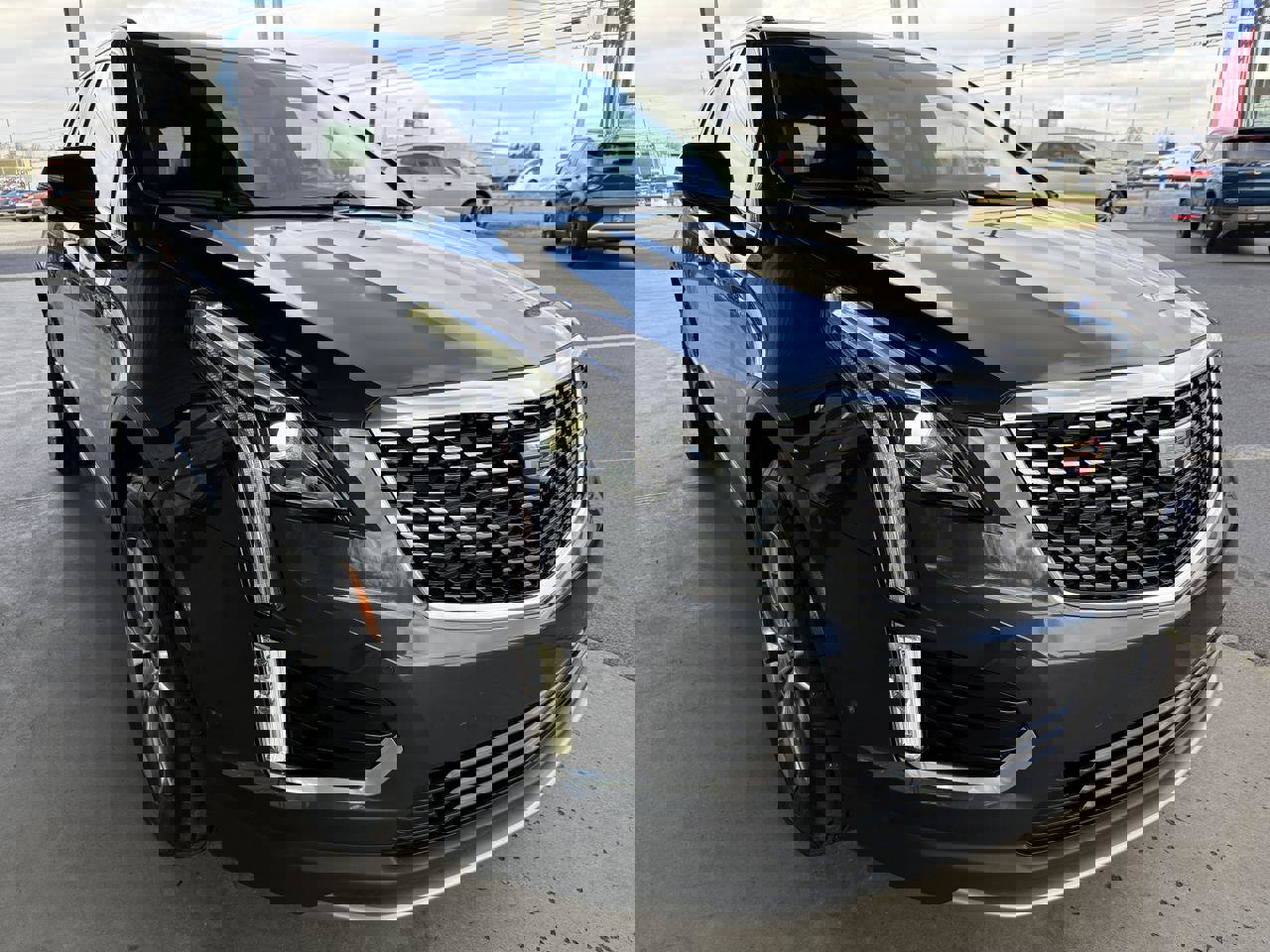 Used 2023 Cadillac XT5 Premium Luxury w/ Technology Package image 3