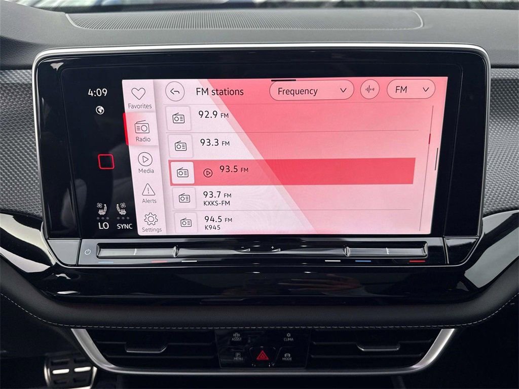 New 2026 Volkswagen Atlas Cross Sport SEL R-Line image 21