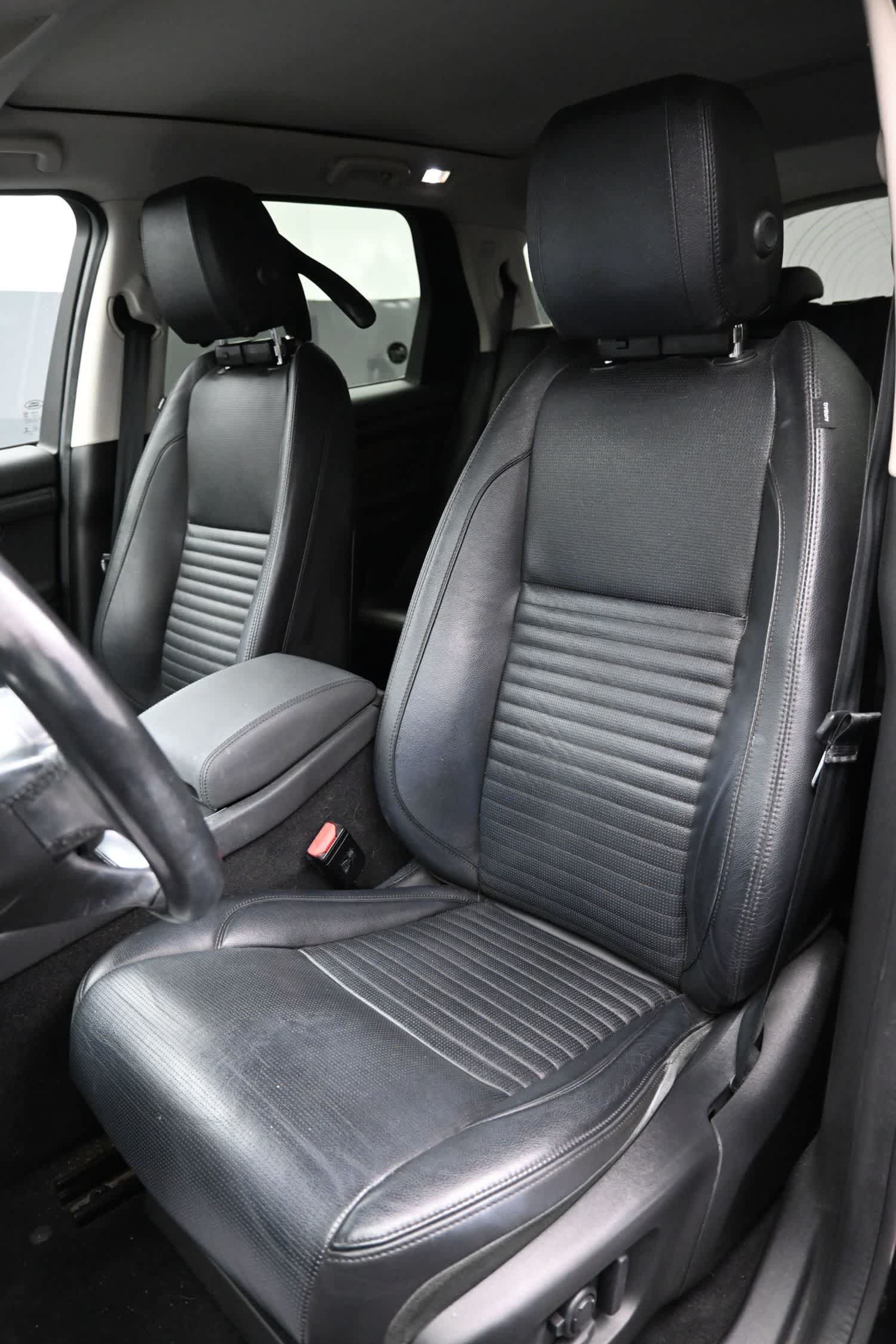 Used 2020 Land Rover Discovery Sport SE AWD/4WD image 20