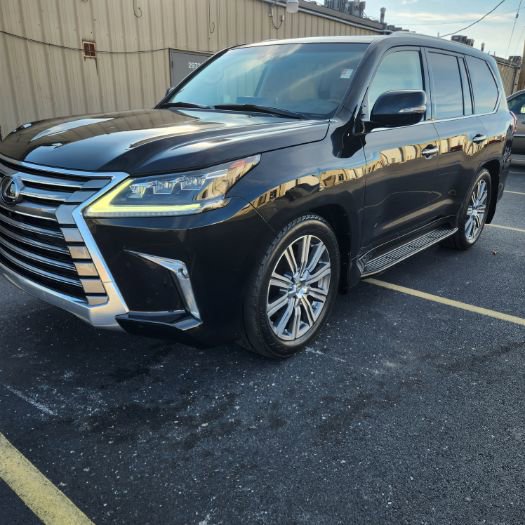 Used 2017 Lexus LX 570 4WD image 2