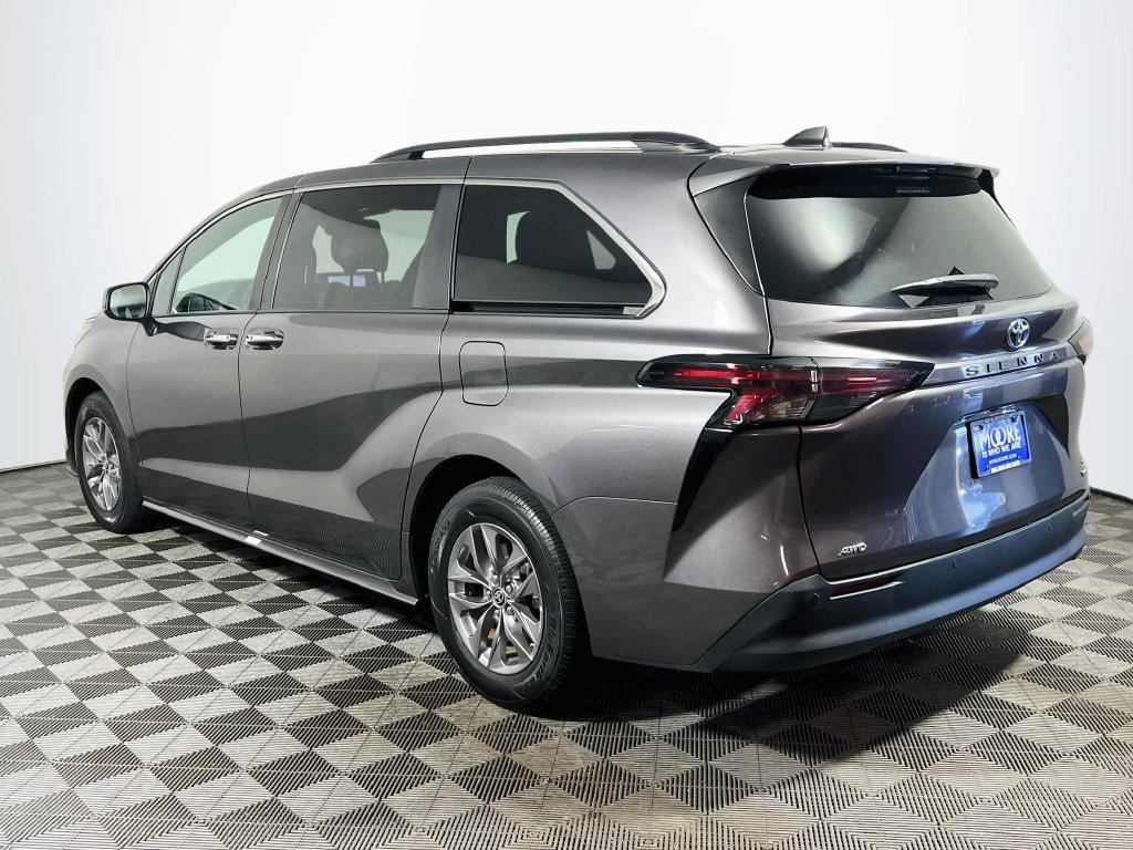 Certified 2023 Toyota Sienna XLE w/ XLE Plus Package AWD/4WD image 5