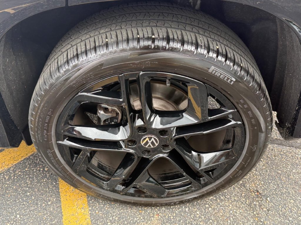 Used 2025 Volkswagen Tiguan SE R-Line AWD/4WD image 7