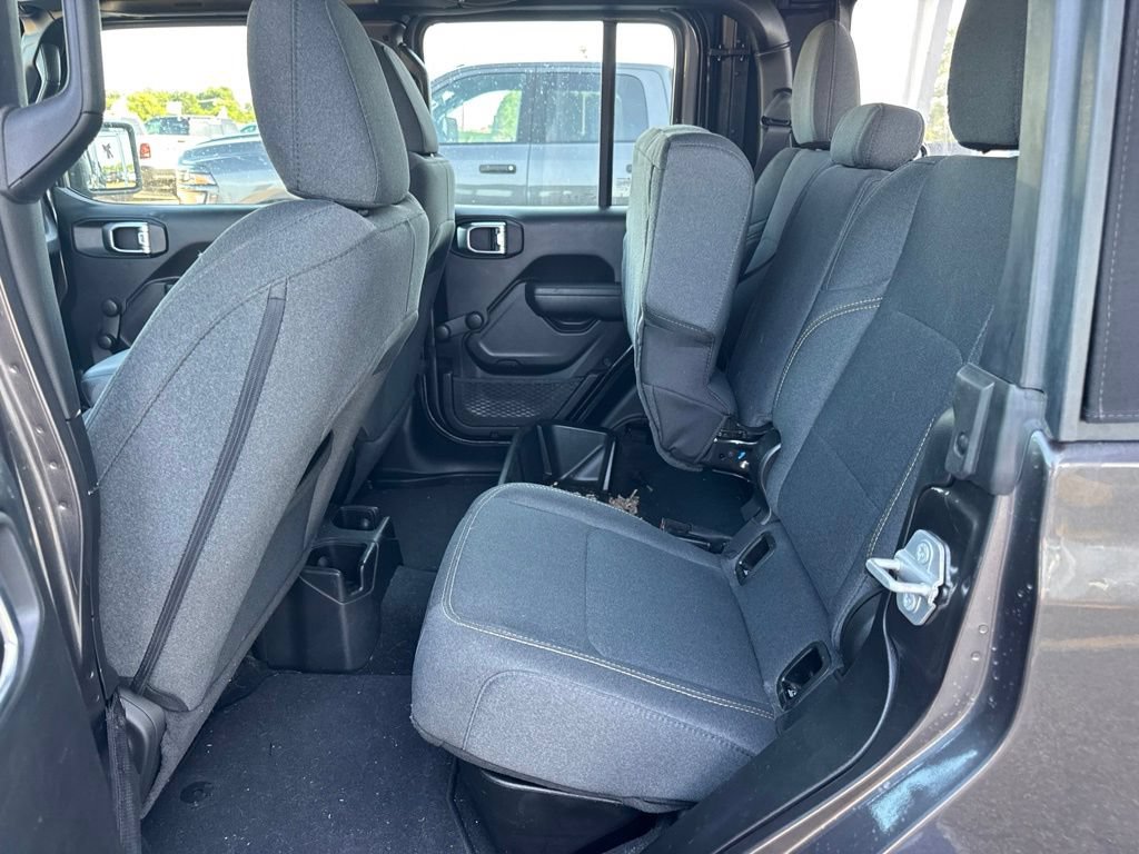 Used 2024 Jeep Gladiator Sport AWD/4WD image 12