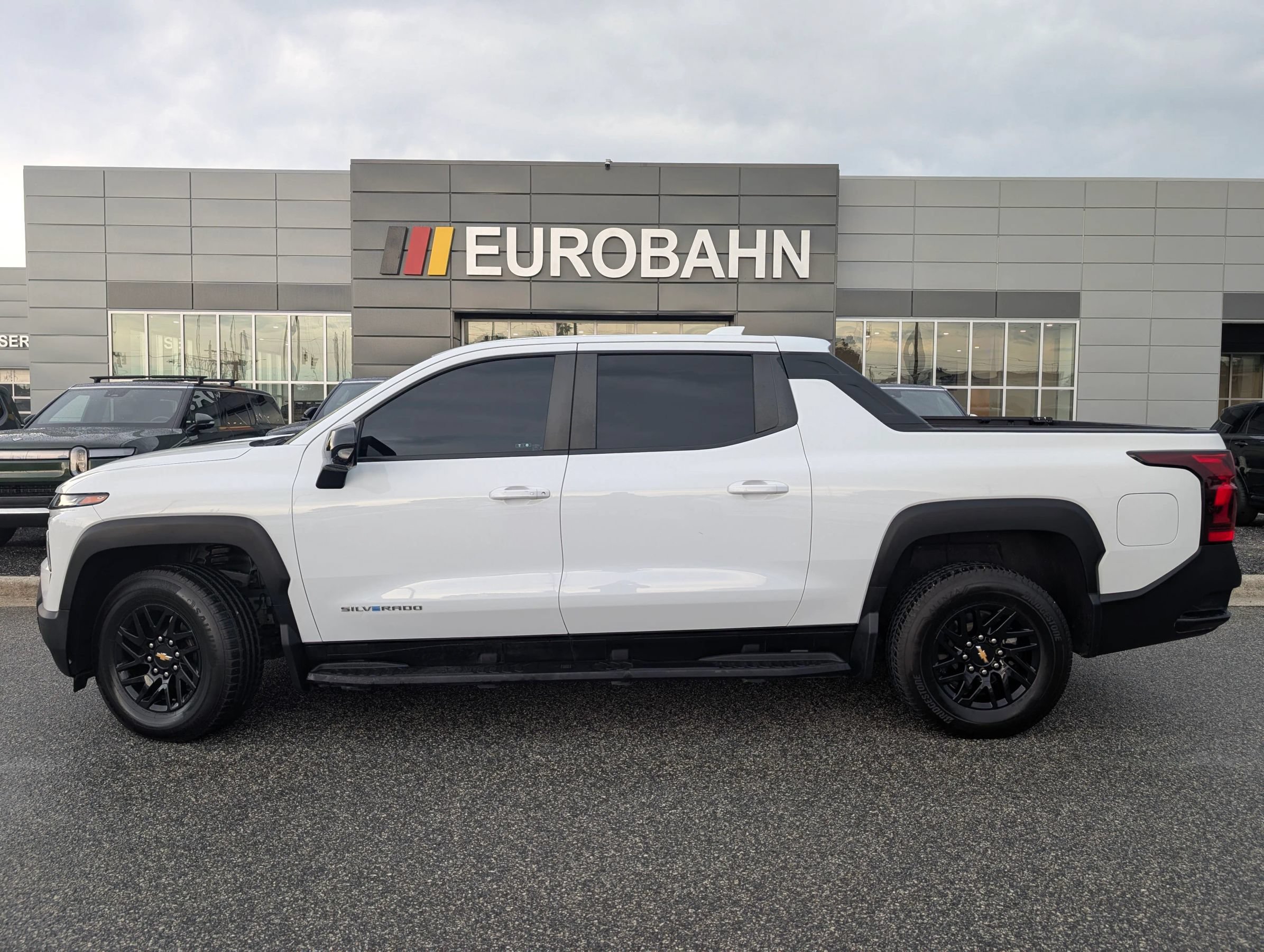 Used 2024 Chevrolet Silverado EV W/T AWD/4WD image 2