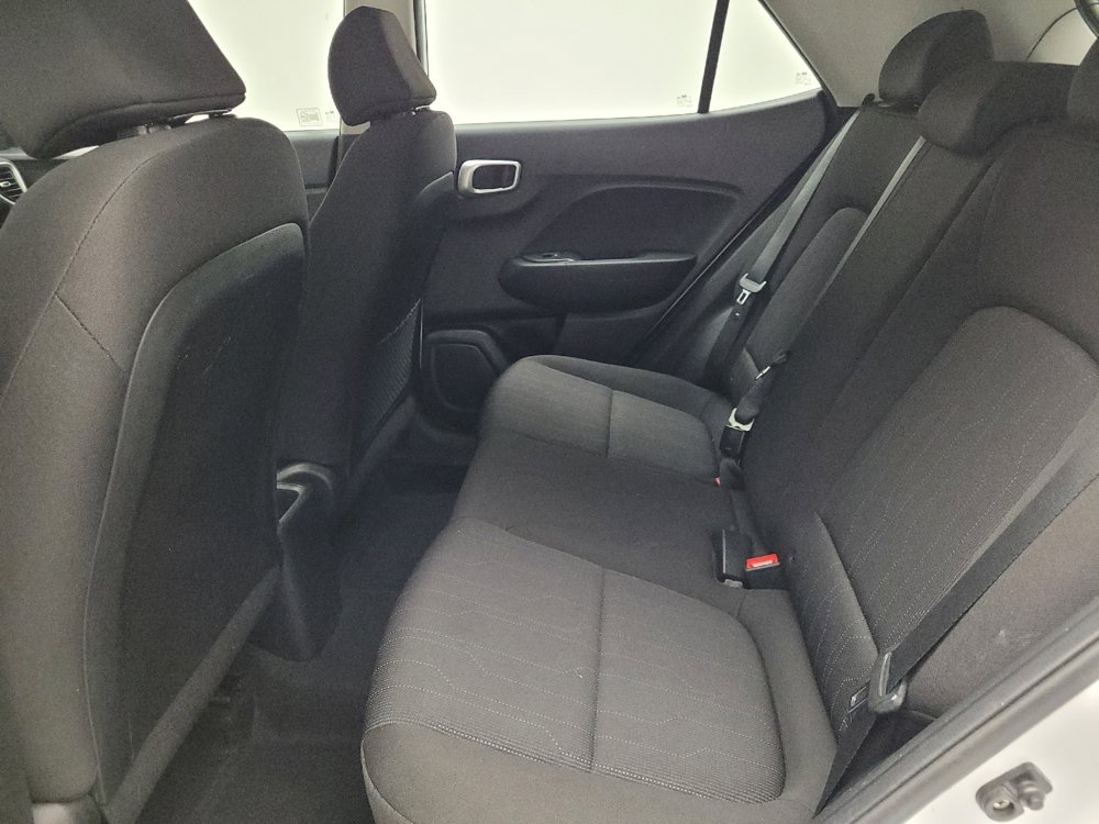 Used 2021 Hyundai Venue SE FWD image 18