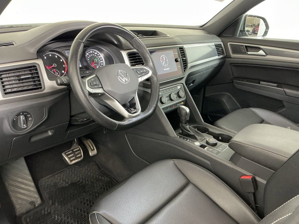 Used 2020 Volkswagen Atlas Cross Sport SE w/ Panoramic Sunroof Package image 26