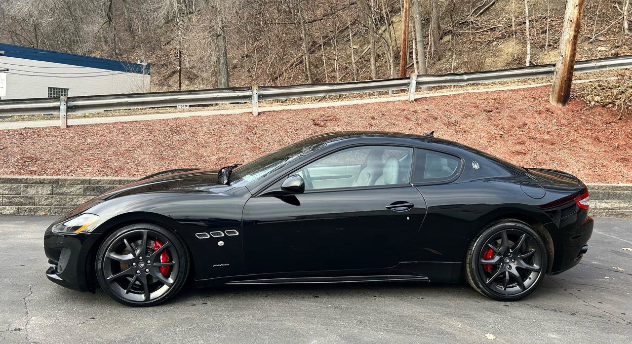Used 2014 Maserati GranTurismo Sport image 2