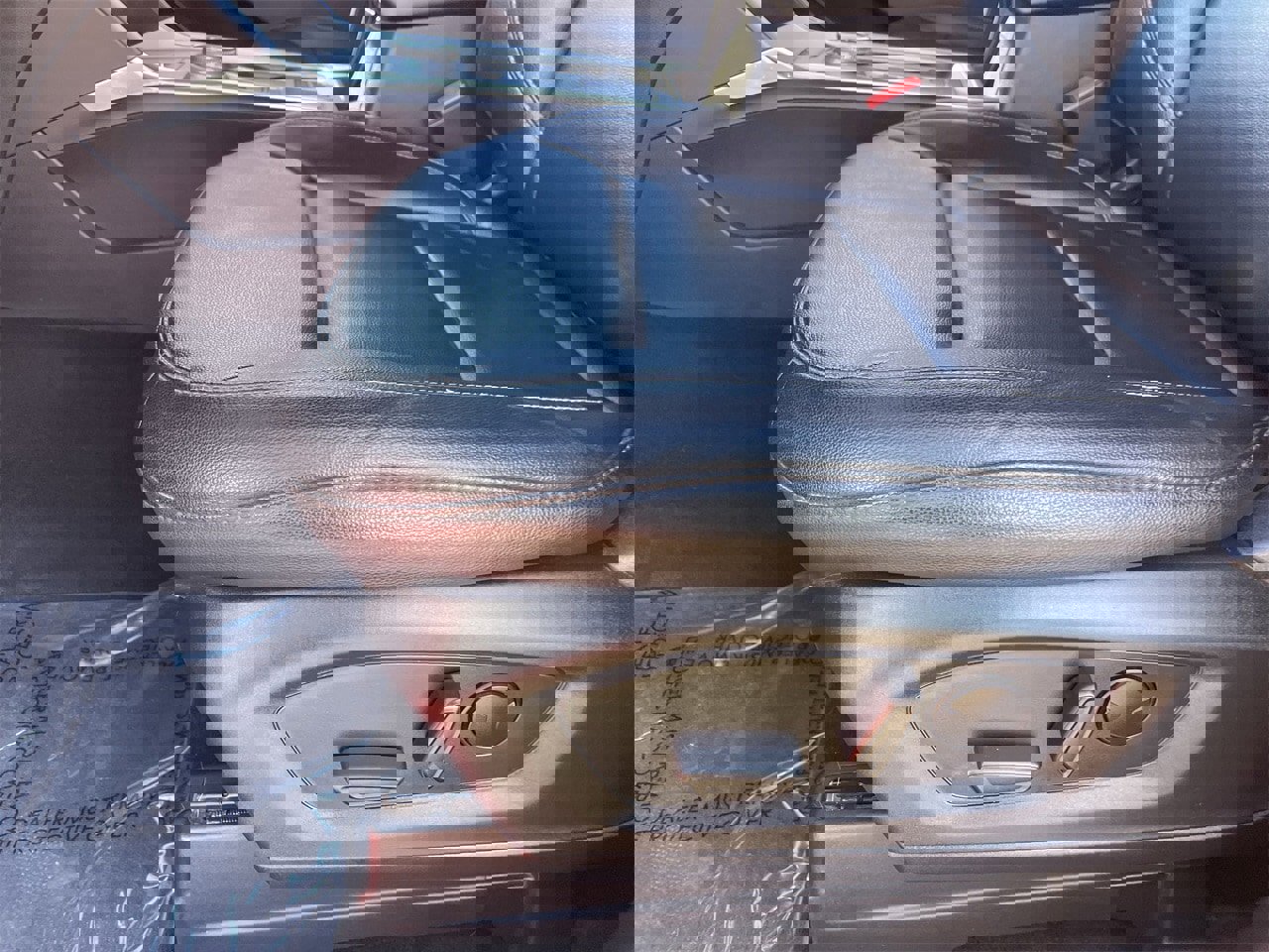 Used 2020 Ford Explorer XLT w/ Equipment Group 202A image 23