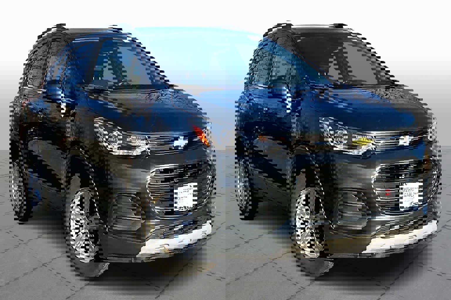 Used 2019 Chevrolet Trax LT w/ LT Convenience Package image 3