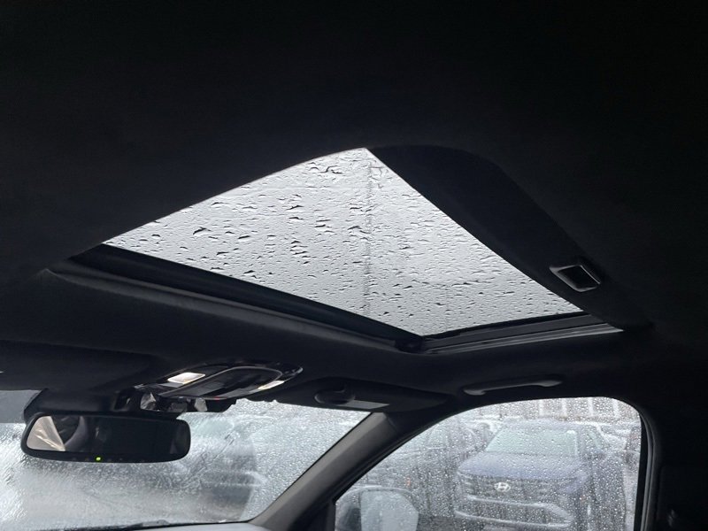 Used 2022 Hyundai Palisade Calligraphy image 9