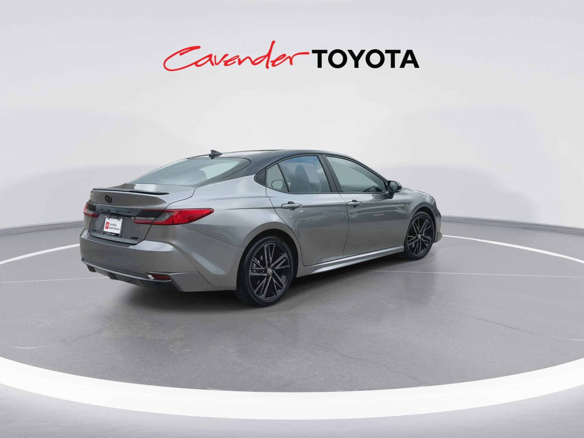 Used 2025 Toyota Camry XSE FWD image 8