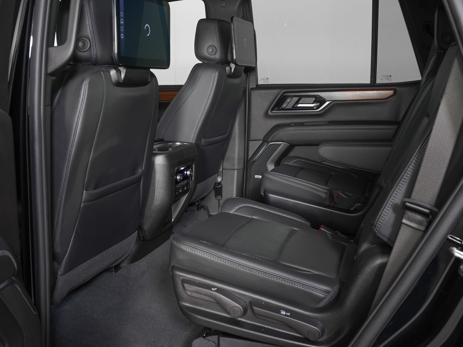 Used 2026 GMC Yukon Denali w/ Denali Reserve Package AWD/4WD image 15