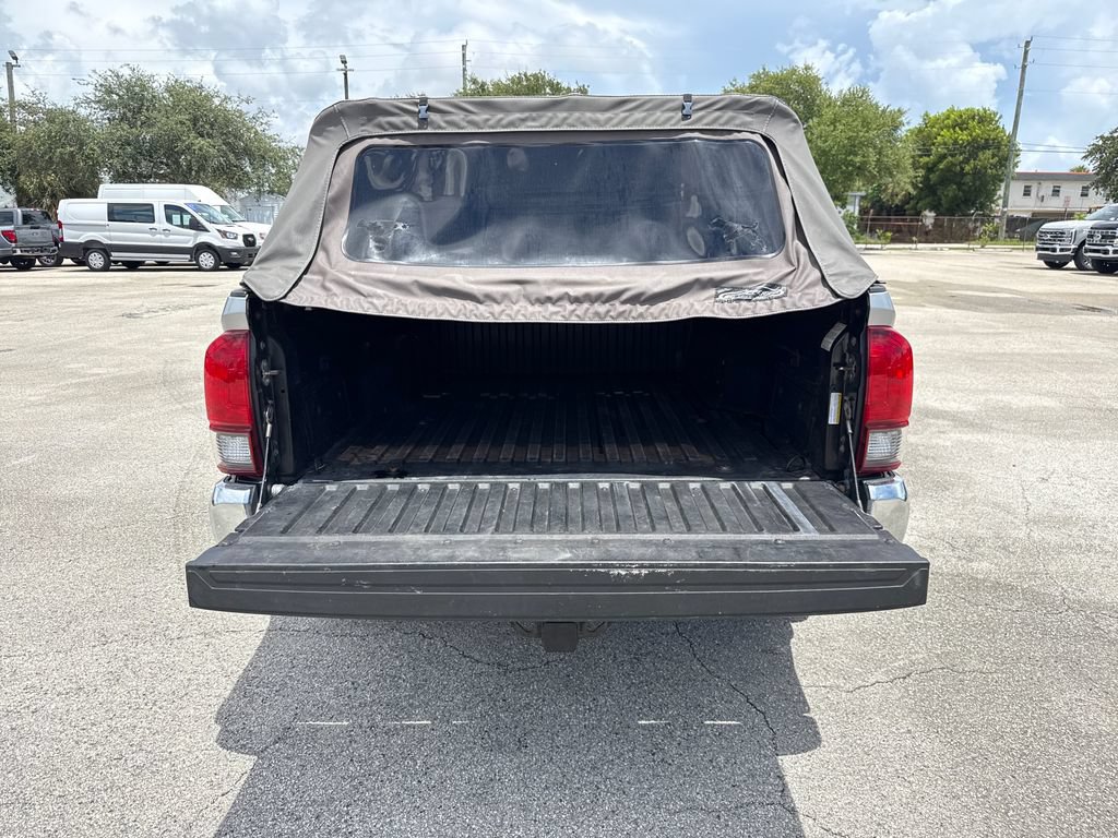 Used 2018 Toyota Tacoma SR5 RWD image 25